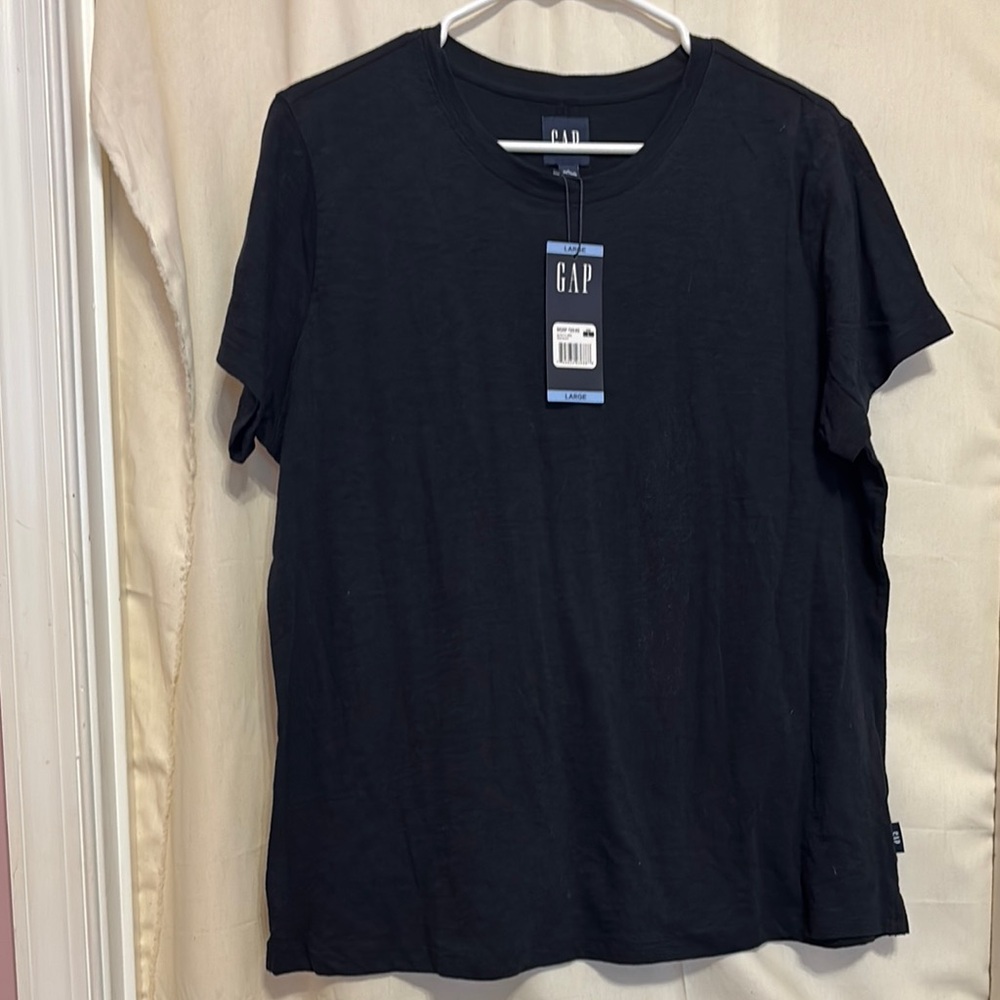GAP Essential Black Tee